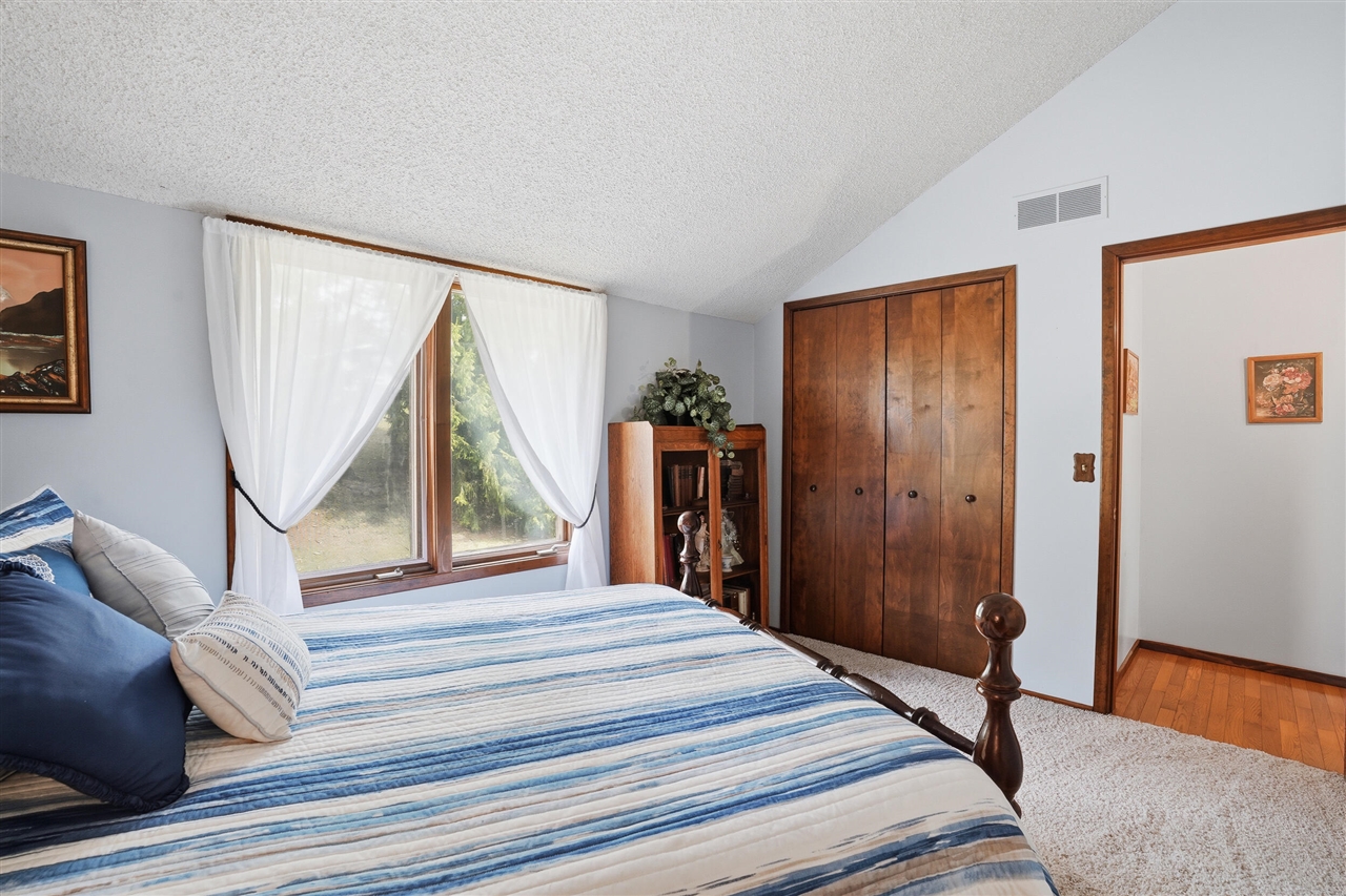 2725 Cooley Lake Road, Highland, MI, 48356-3310