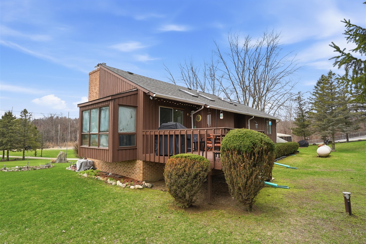 2725 Cooley Lake Road, Highland, MI, 48356-3310
