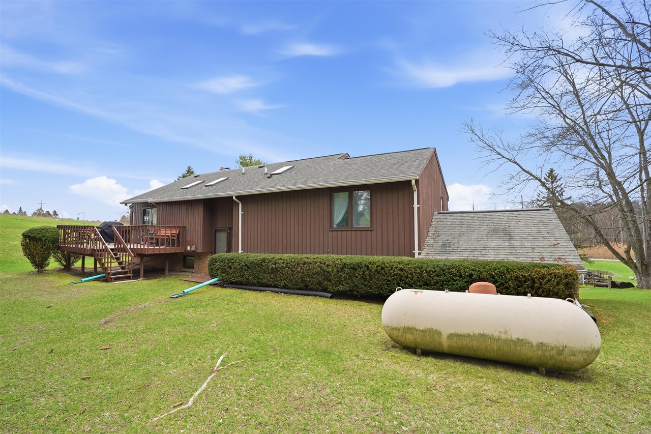 2725 Cooley Lake Road, Highland, MI, 48356-3310