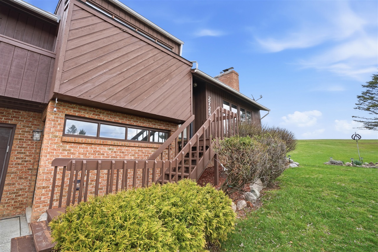 2725 Cooley Lake Road, Highland, MI, 48356-3310