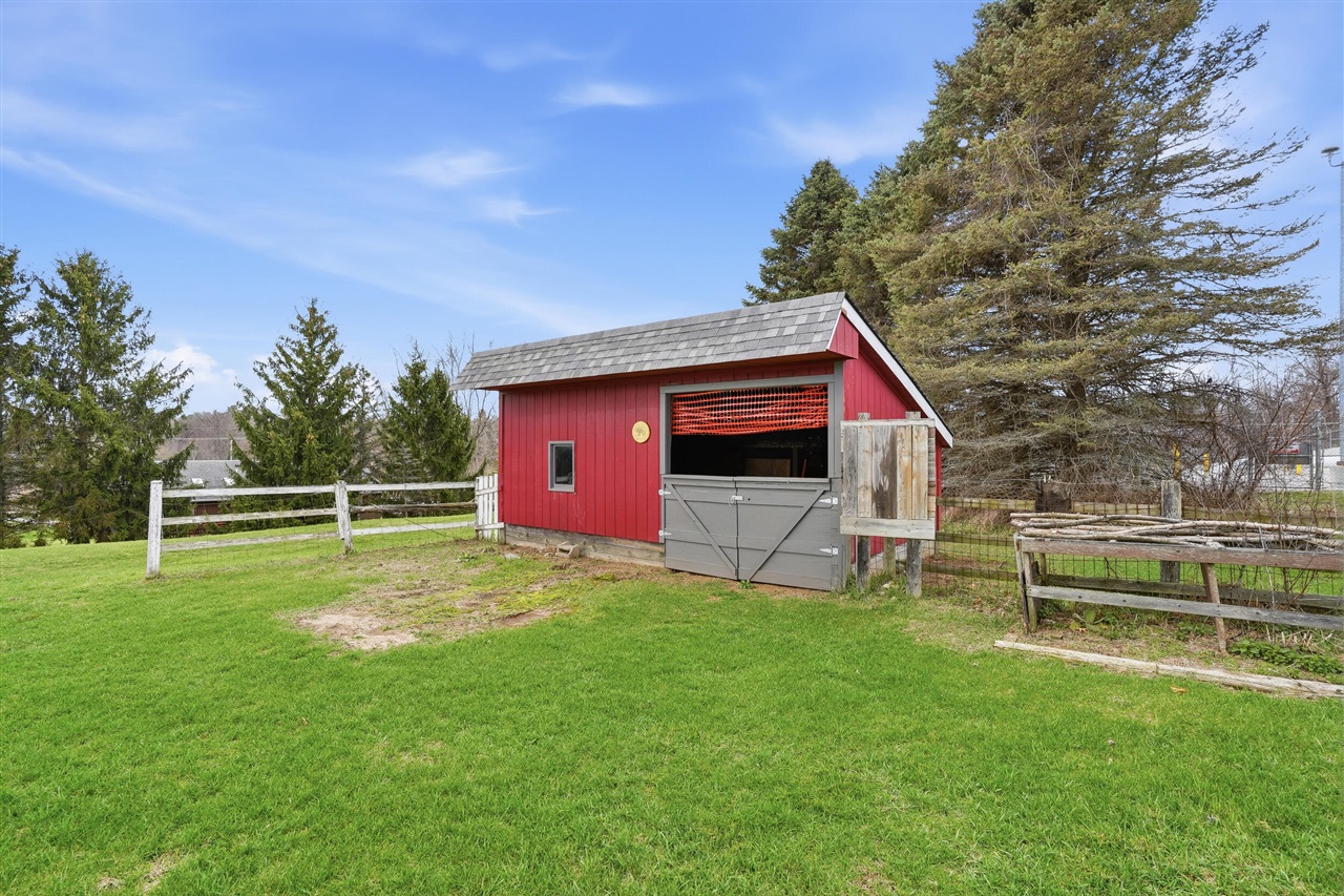 2725 Cooley Lake Road, Highland, MI, 48356-3310