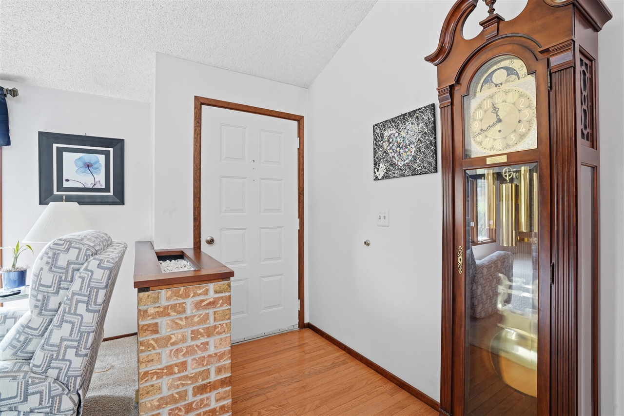 2725 Cooley Lake Road, Highland, MI, 48356-3310