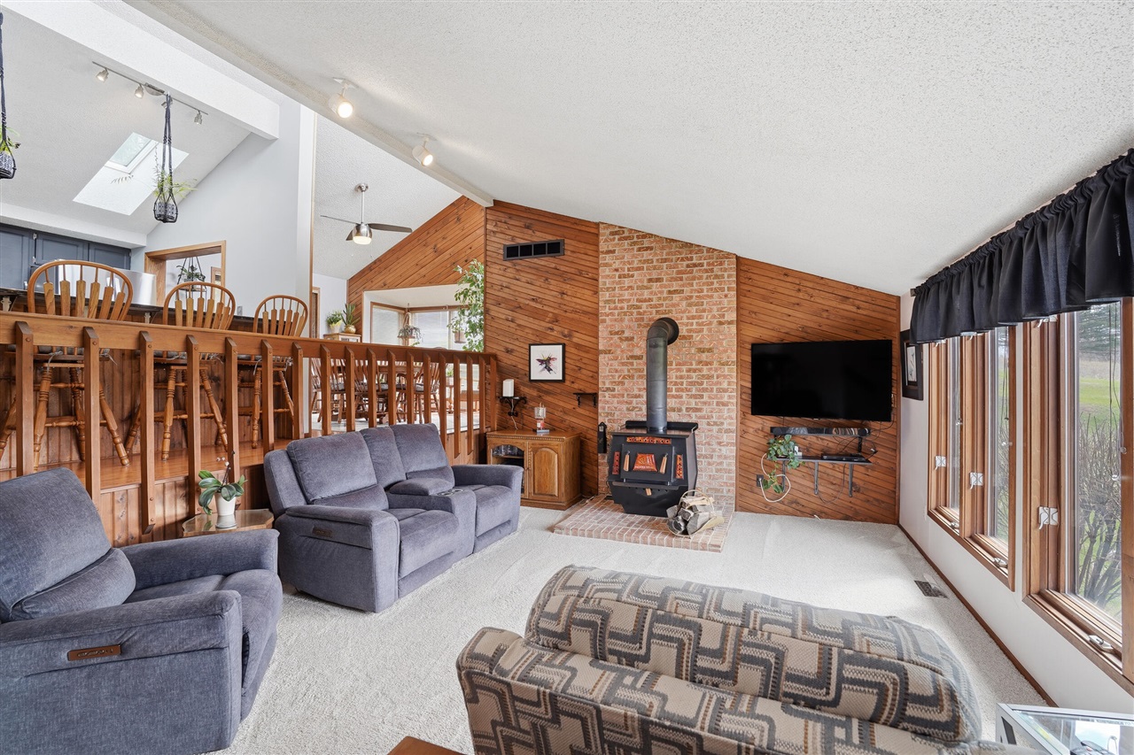 2725 Cooley Lake Road, Highland, MI, 48356-3310