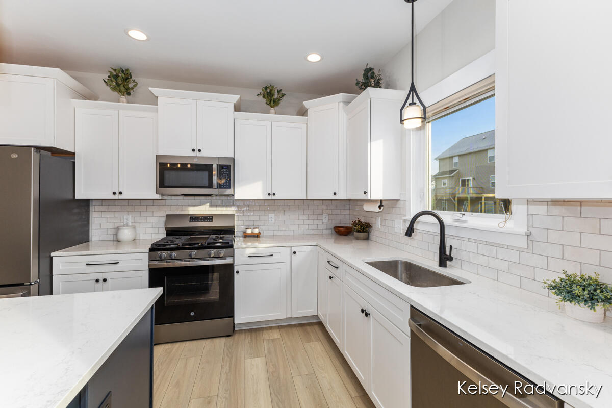 6450 Estate Drive, Byron Center, MI, 49315-9617