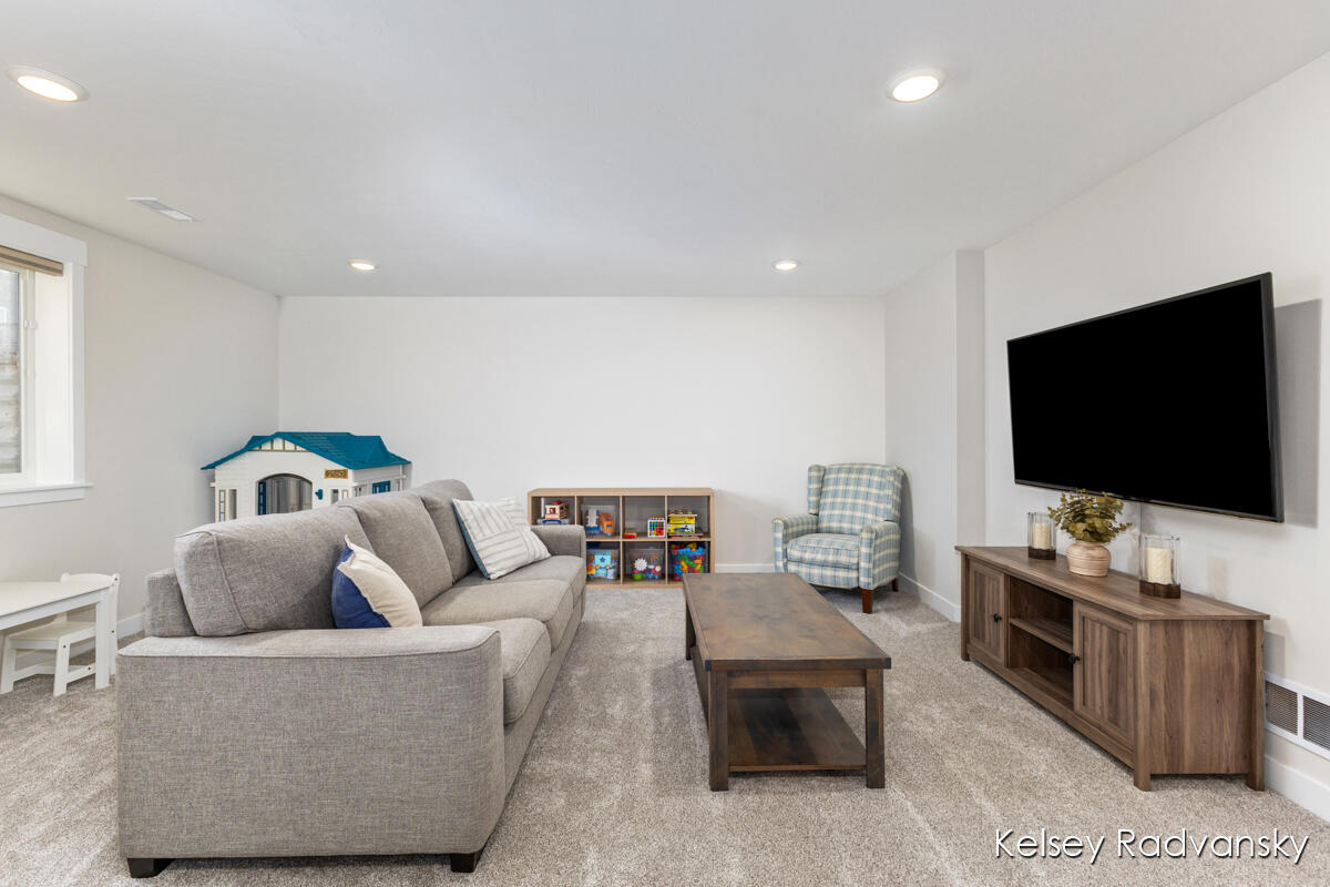 6450 Estate Drive, Byron Center, MI, 49315-9617