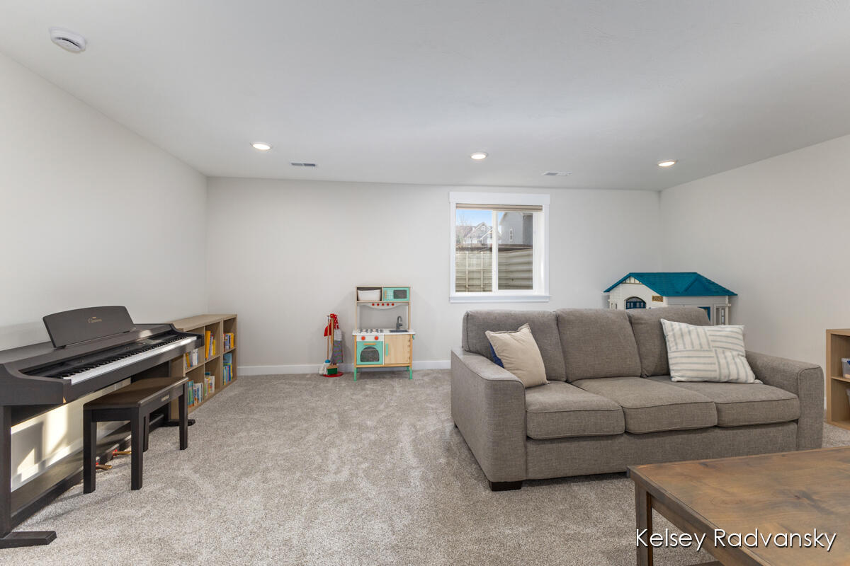 6450 Estate Drive, Byron Center, MI, 49315-9617