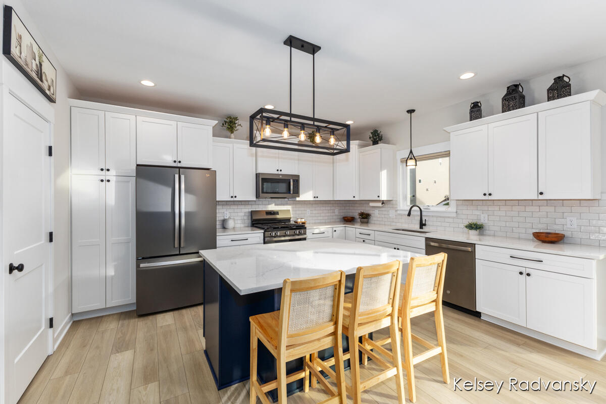 6450 Estate Drive, Byron Center, MI, 49315-9617