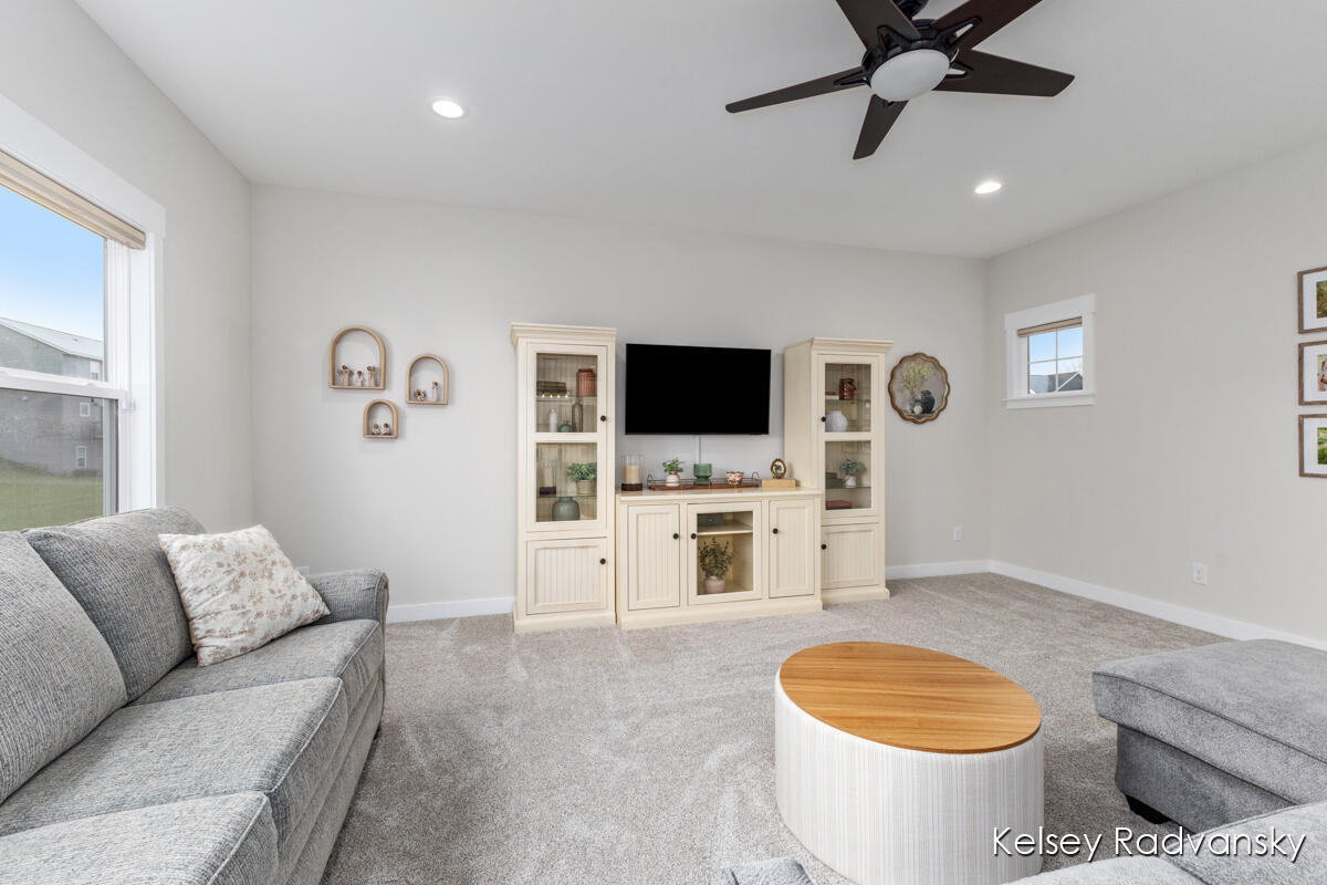 6450 Estate Drive, Byron Center, MI, 49315-9617