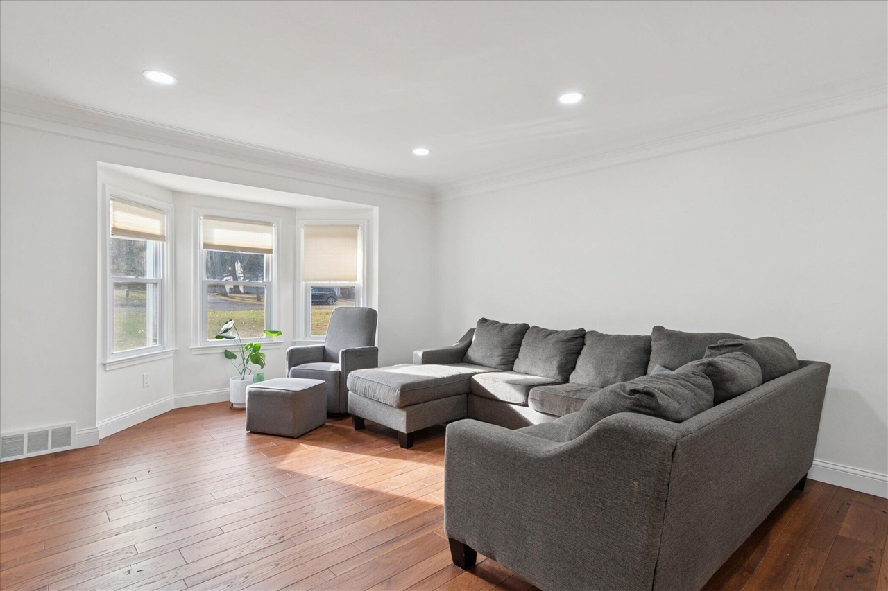 28140 Terrence Street, Livonia, MI, 48154-3442