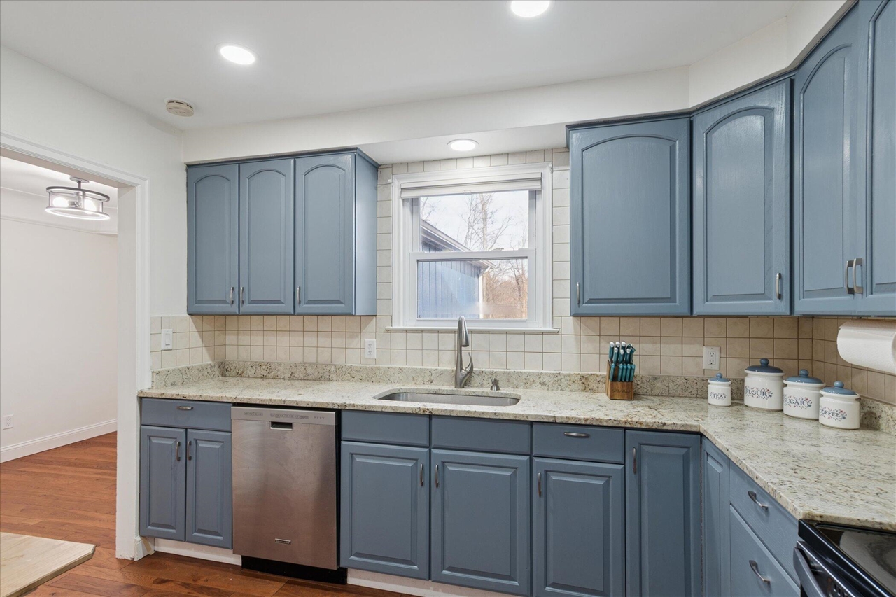 28140 Terrence Street, Livonia, MI, 48154-3442