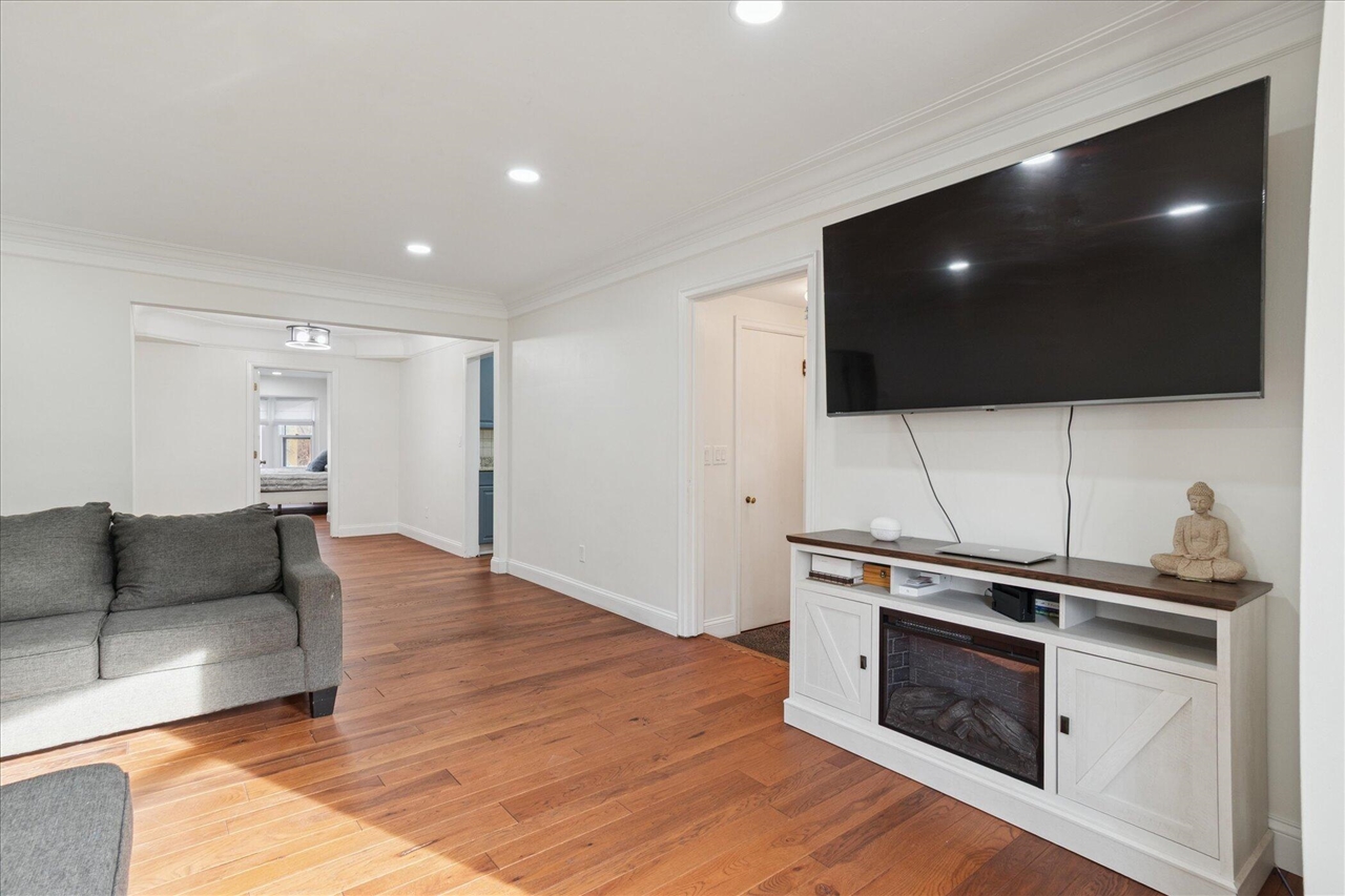 28140 Terrence Street, Livonia, MI, 48154-3442