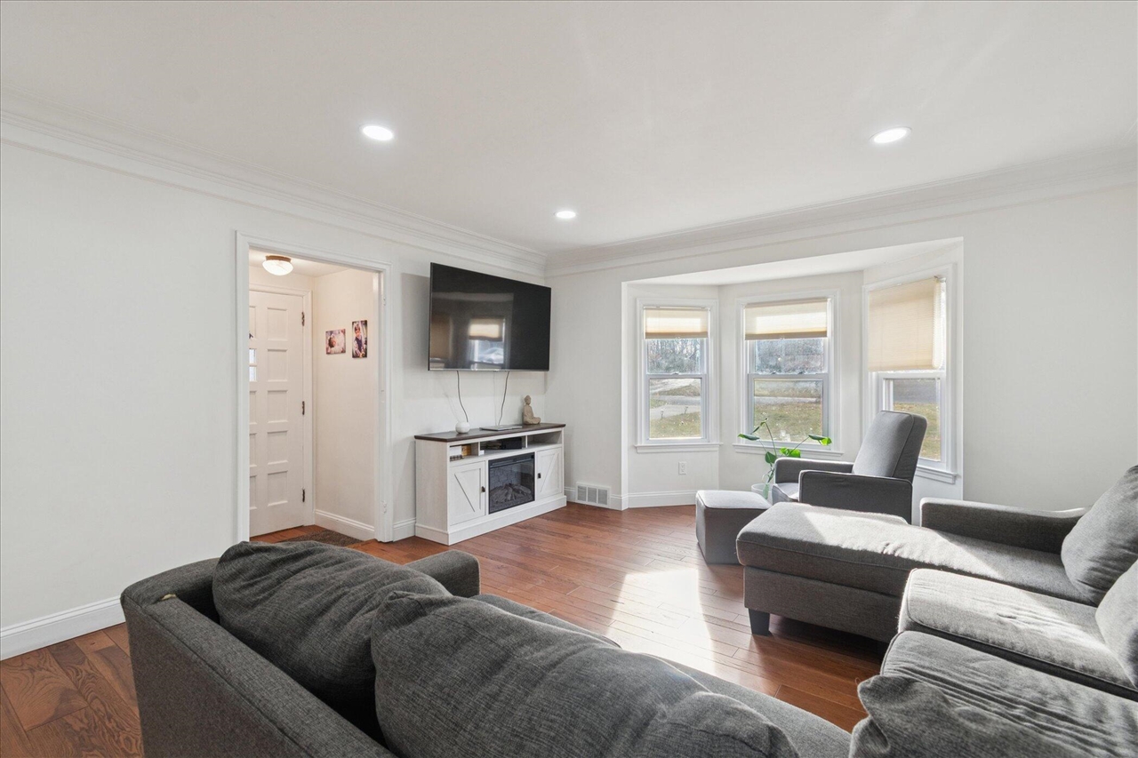 28140 Terrence Street, Livonia, MI, 48154-3442