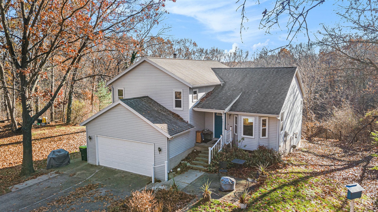 Homes for sale in Lowell, MI | 10930 Settlewood Dr, Lowell, MI 49331 | MLS# 70506834