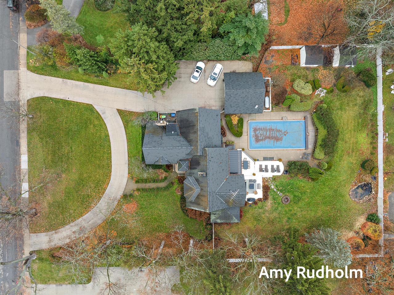 522 E River Street photo 3