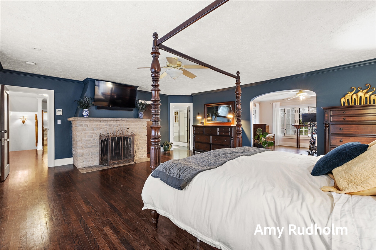 522 E River Street photo 69