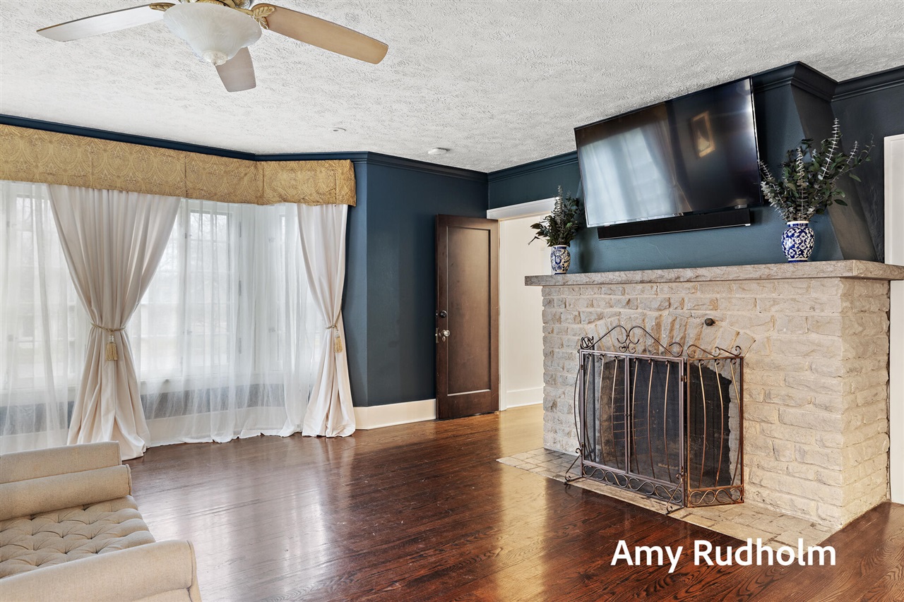 522 E River Street photo 70