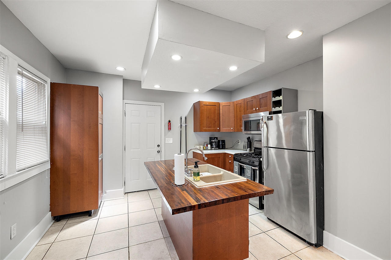 1665 Atkinson Street, Detroit, MI, 48206-2006