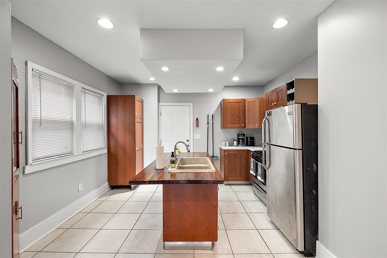 1665 Atkinson Street, Detroit, MI, 48206-2006