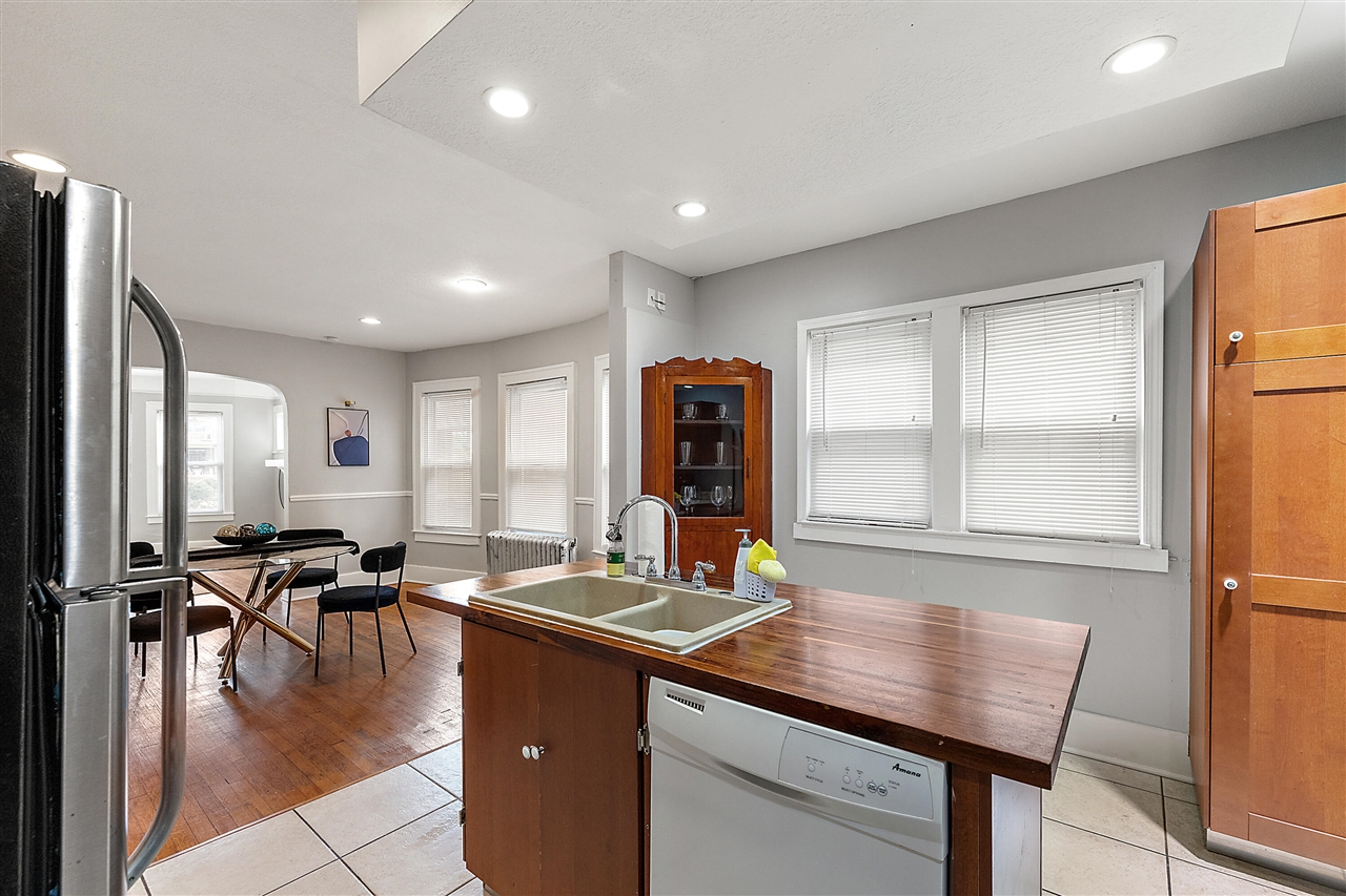 1665 Atkinson Street, Detroit, MI, 48206-2006