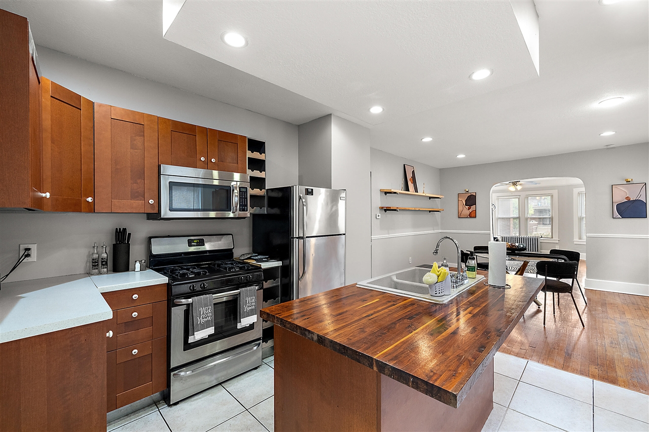 1665 Atkinson Street, Detroit, MI, 48206-2006