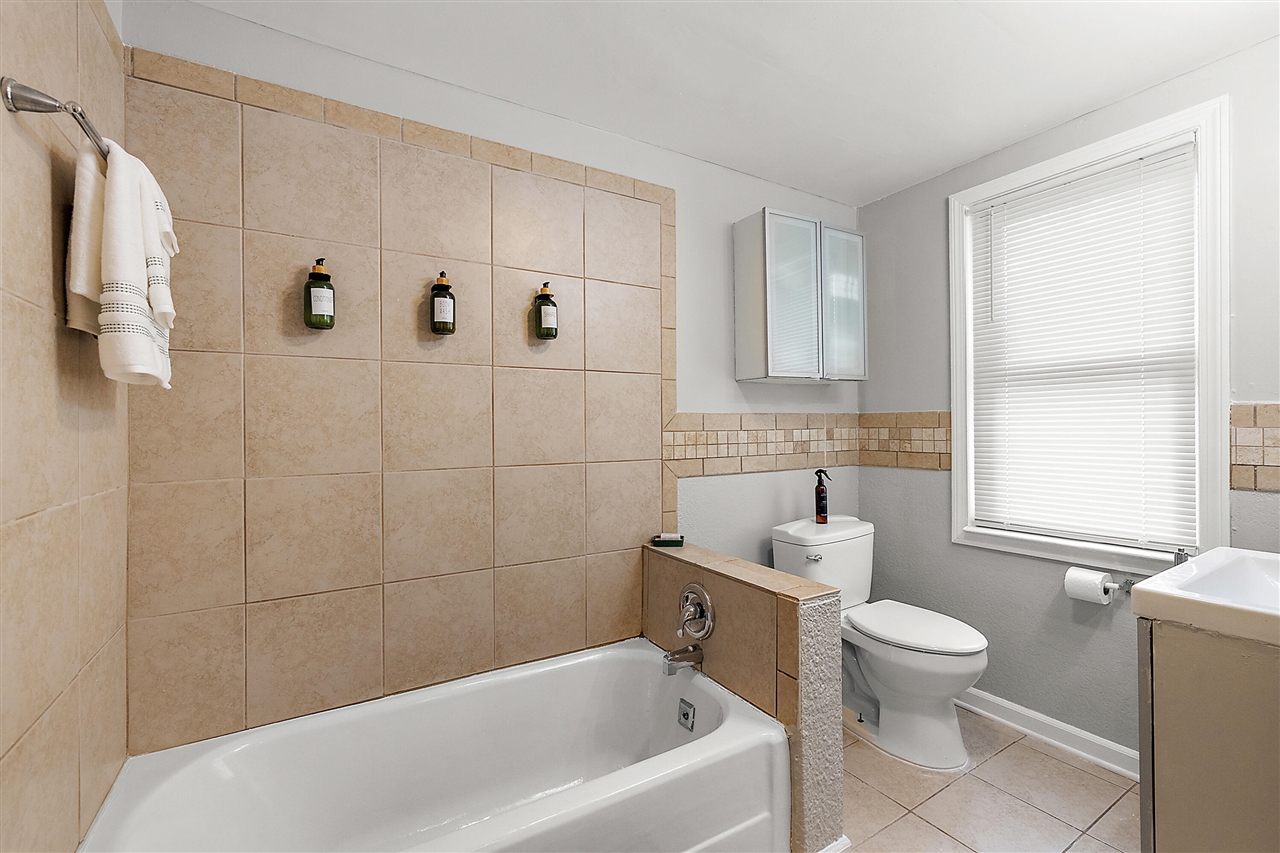 1665 Atkinson Street, Detroit, MI, 48206-2006