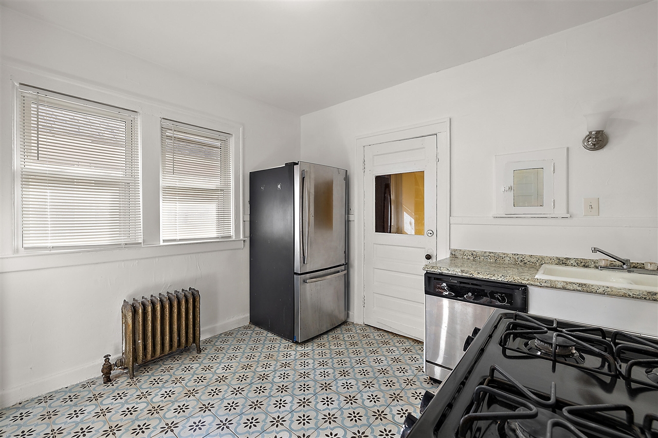 1665 Atkinson Street, Detroit, MI, 48206-2006