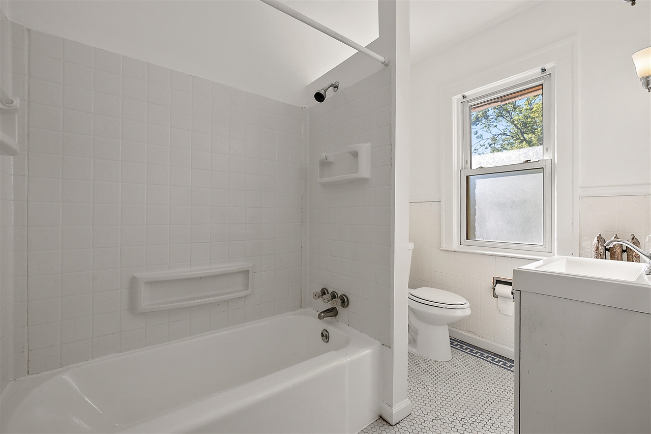 1665 Atkinson Street, Detroit, MI, 48206-2006