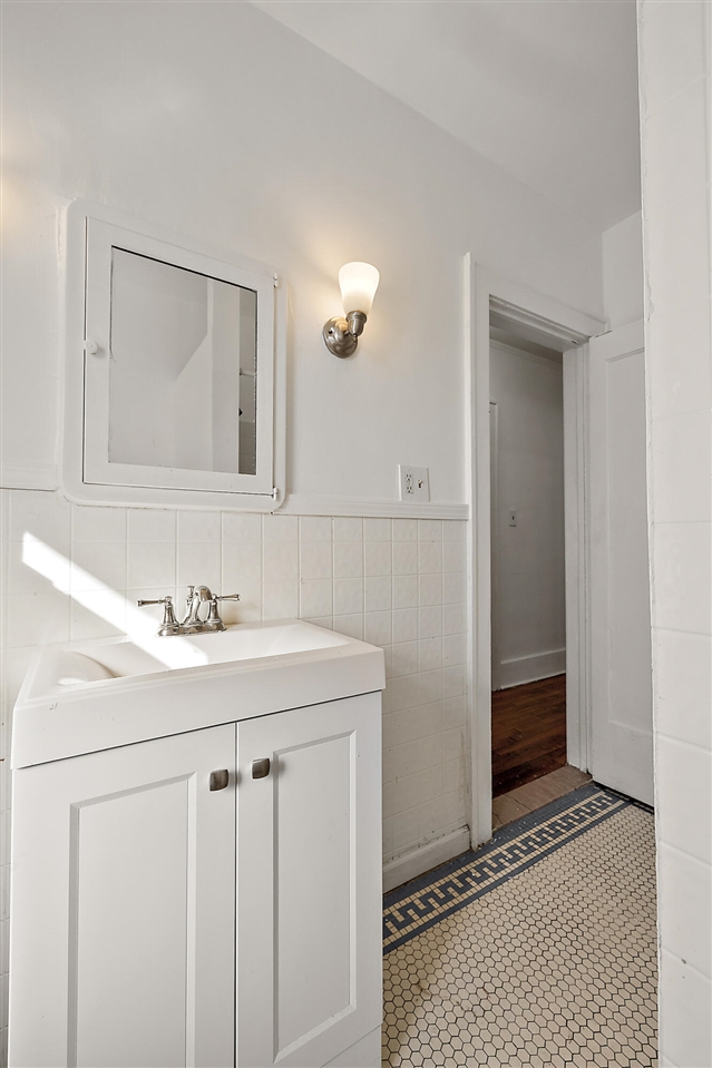 1665 Atkinson Street, Detroit, MI, 48206-2006