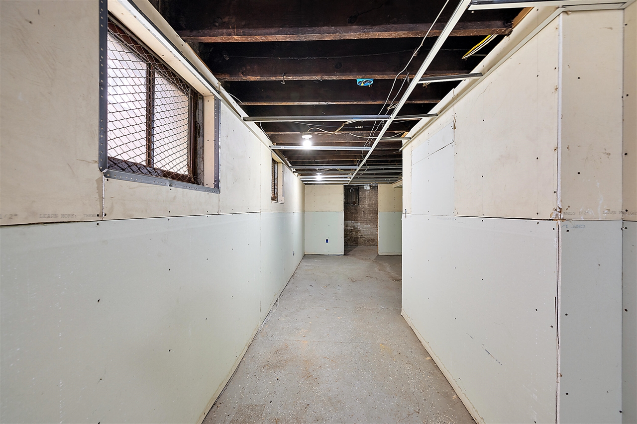 1665 Atkinson Street, Detroit, MI, 48206-2006