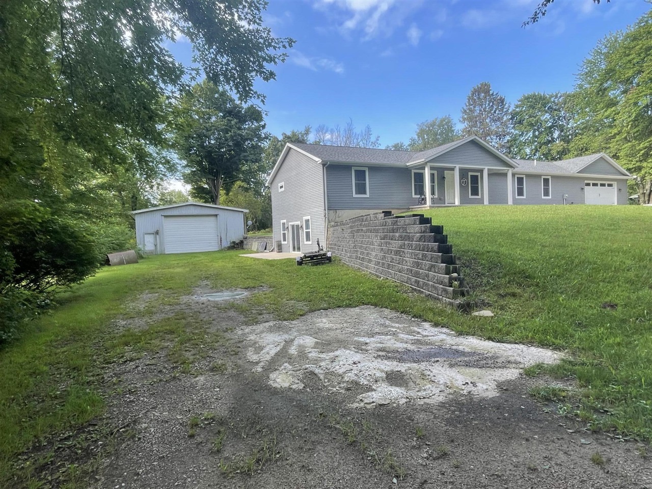 2nd image of 33067 School St, Dowagiac, MI 49047 | MLS# 70507581