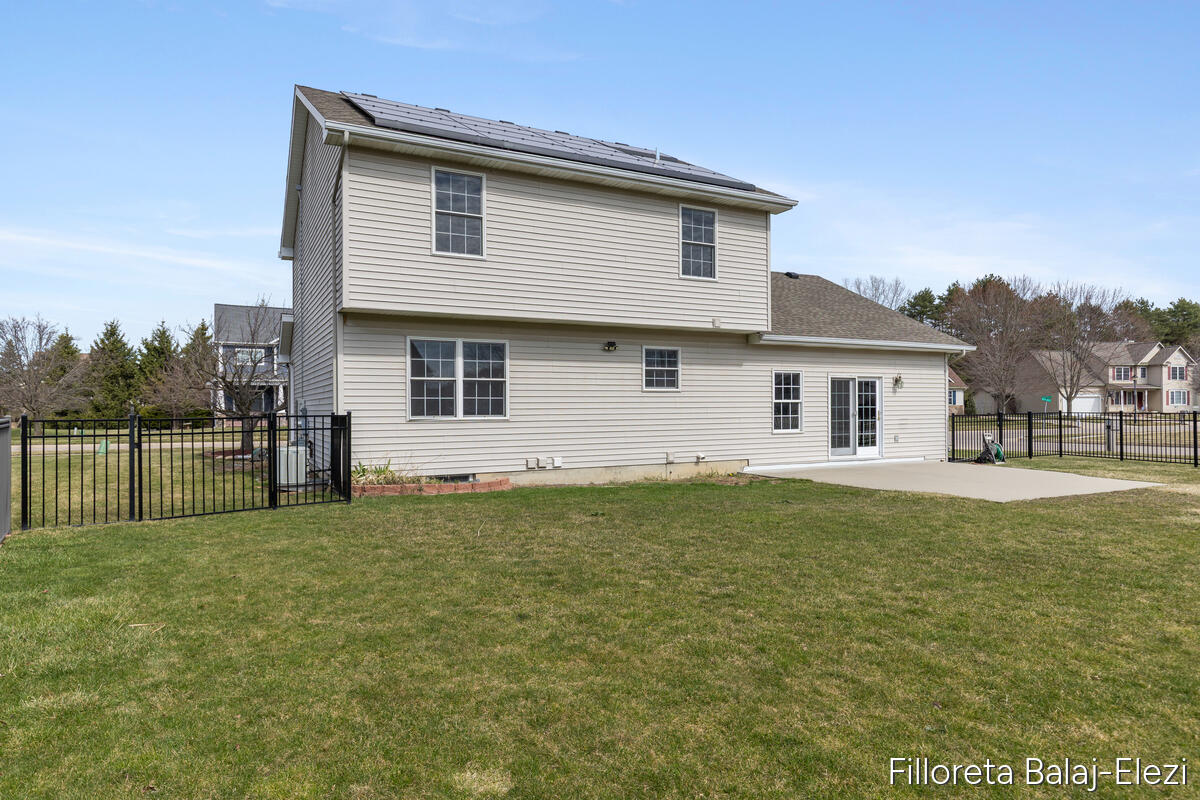 Homes for sale in Holt, MI | 5071 Haddon Hall Dr, Holt, MI 48842 | MLS# 70507676