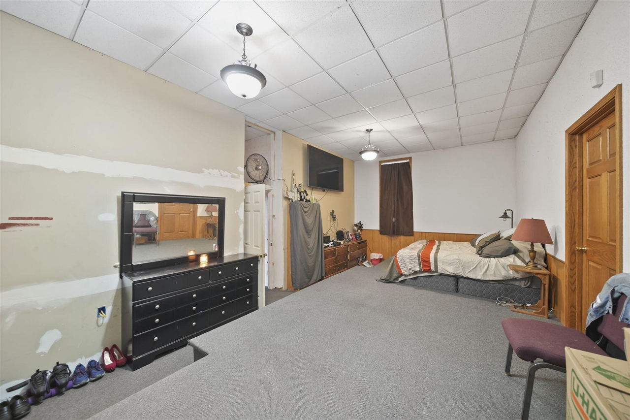 1302 Cooper Street, Jackson, MI, 49202-2355