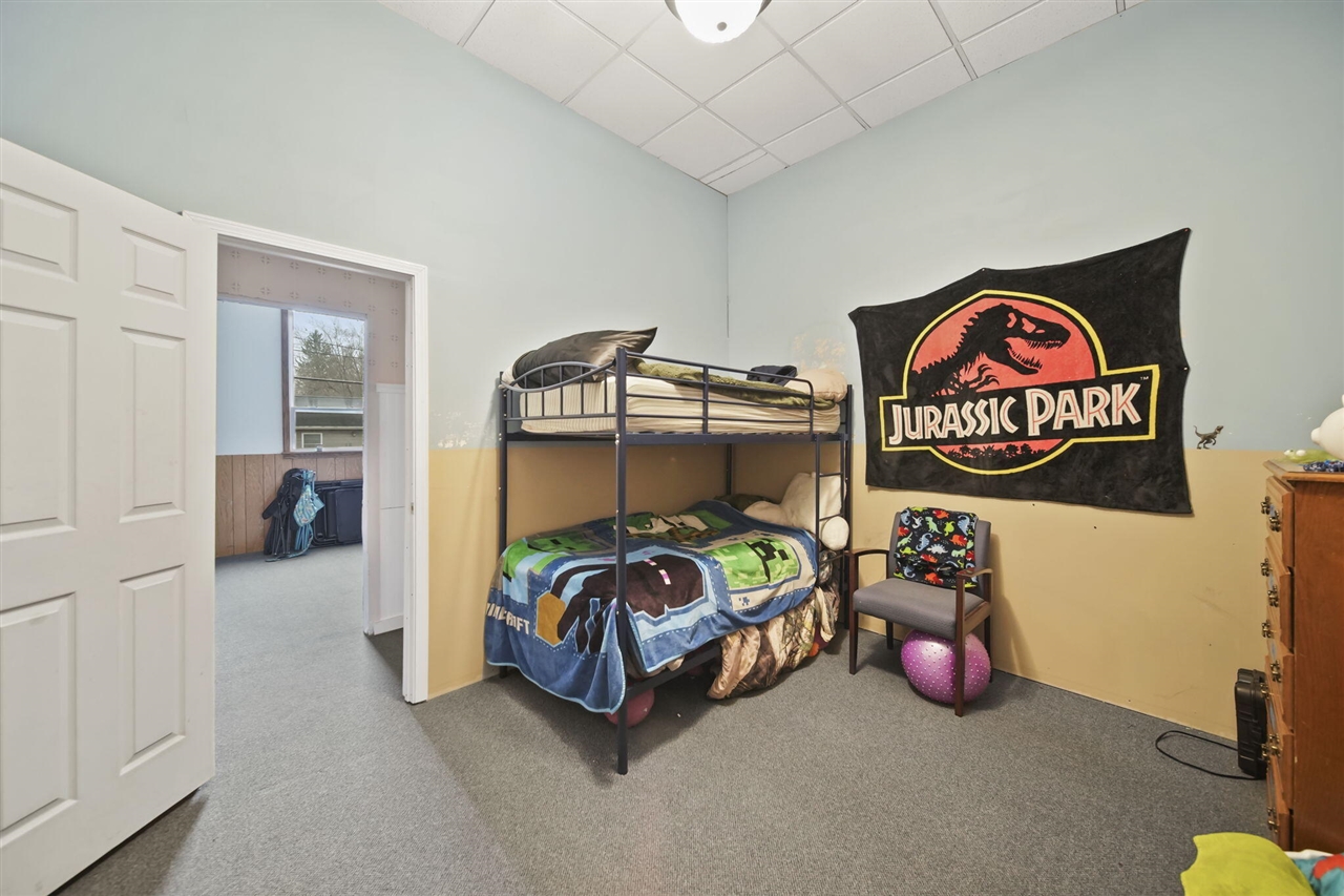 1302 Cooper Street, Jackson, MI, 49202-2355