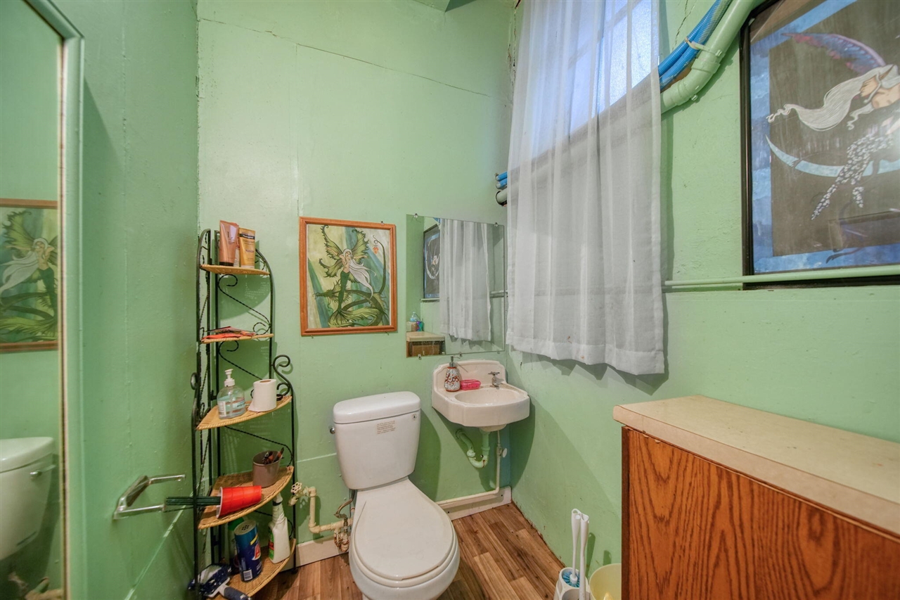 1302 Cooper Street, Jackson, MI, 49202-2355