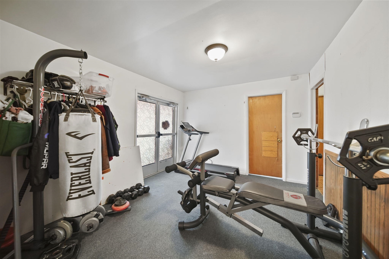 1302 Cooper Street, Jackson, MI, 49202-2355