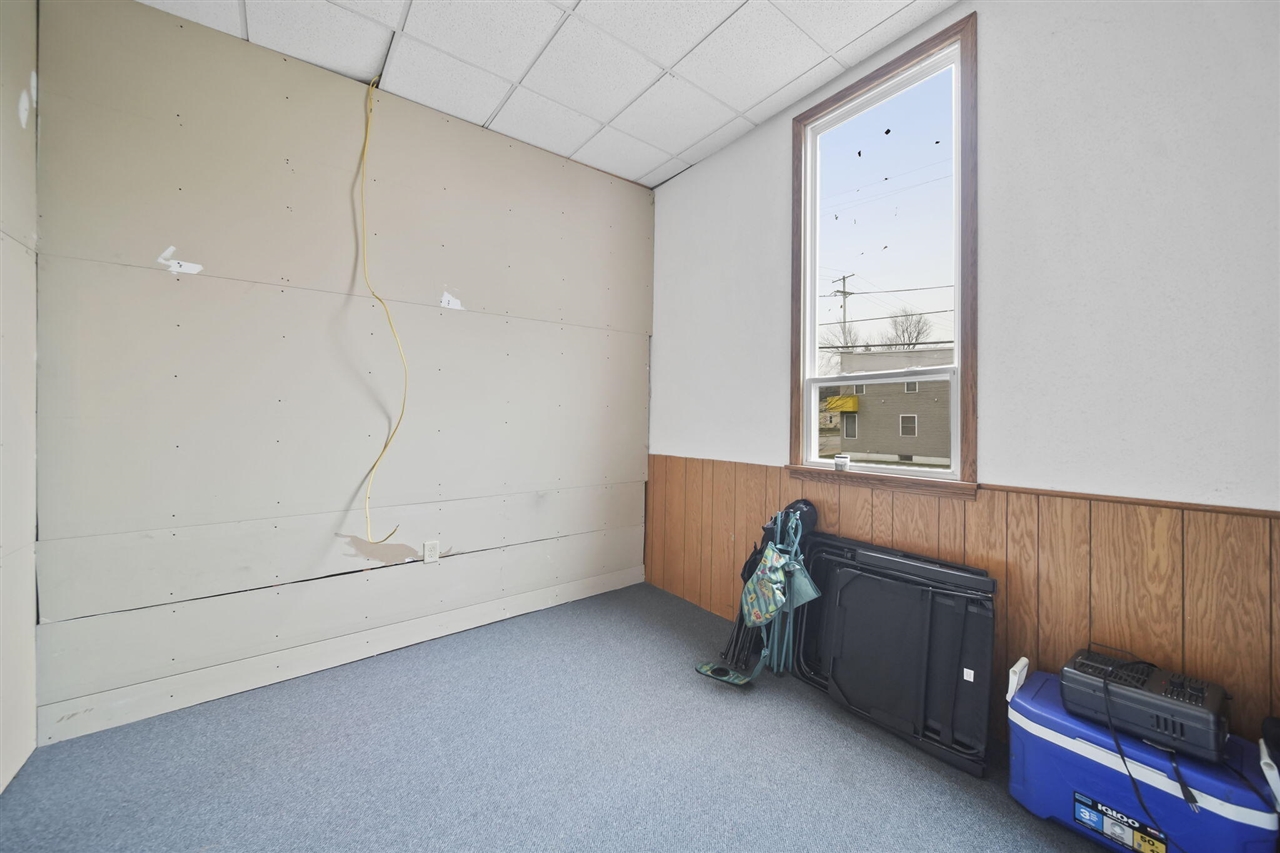 1302 Cooper Street, Jackson, MI, 49202-2355