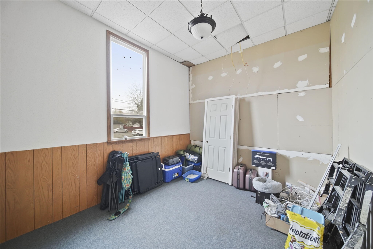 1302 Cooper Street, Jackson, MI, 49202-2355