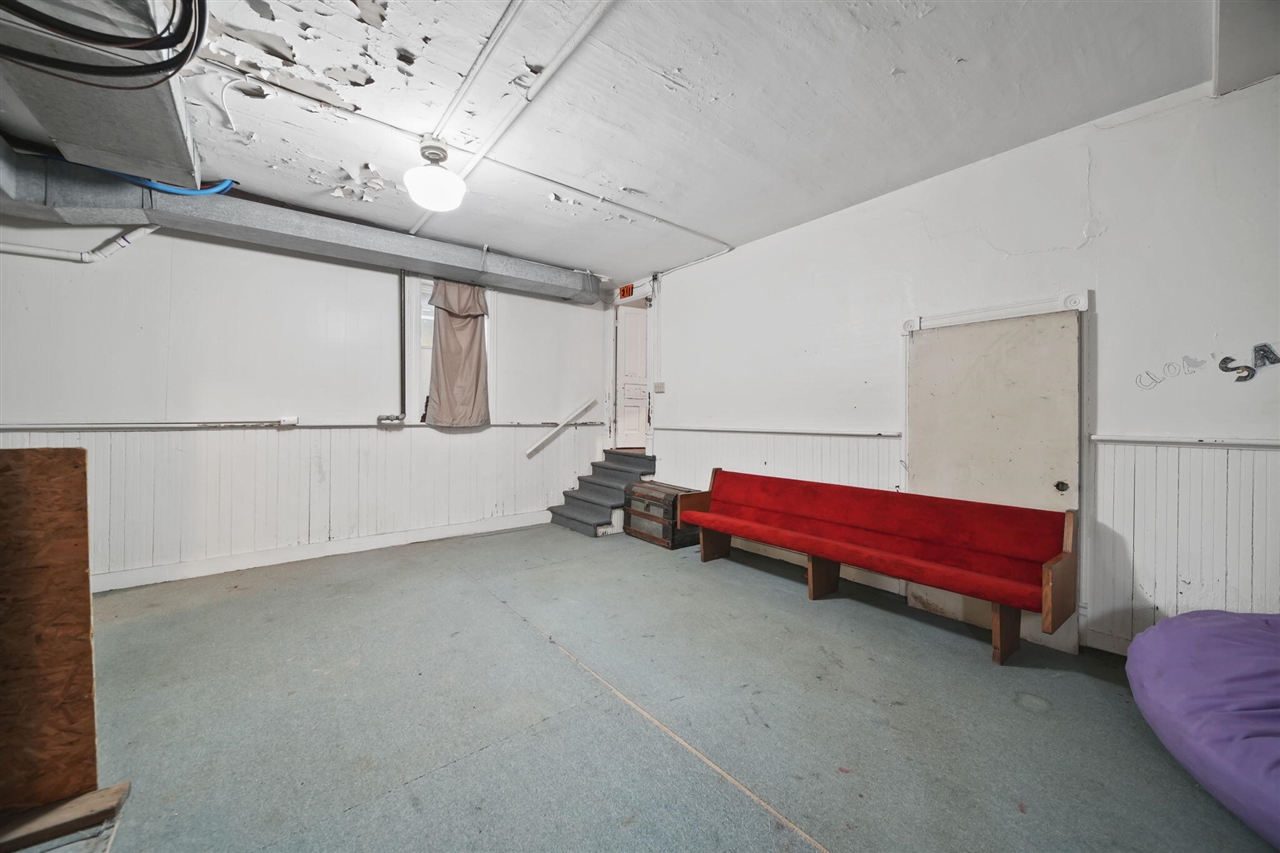 1302 Cooper Street, Jackson, MI, 49202-2355