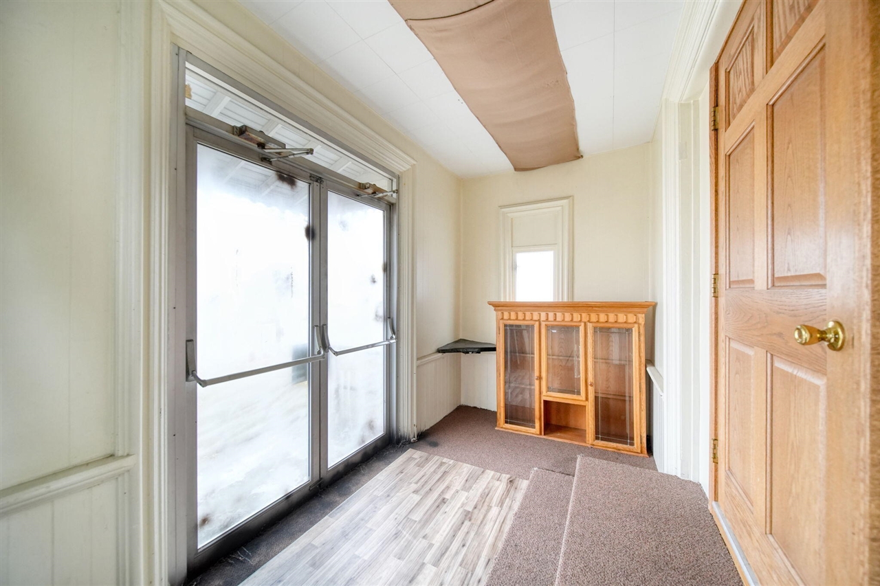 1302 Cooper Street, Jackson, MI, 49202-2355