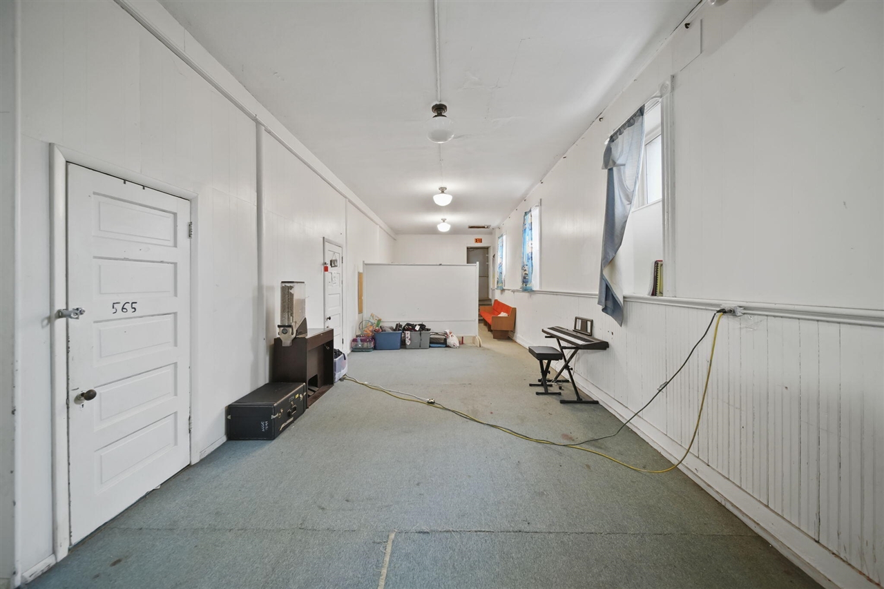 1302 Cooper Street, Jackson, MI, 49202-2355