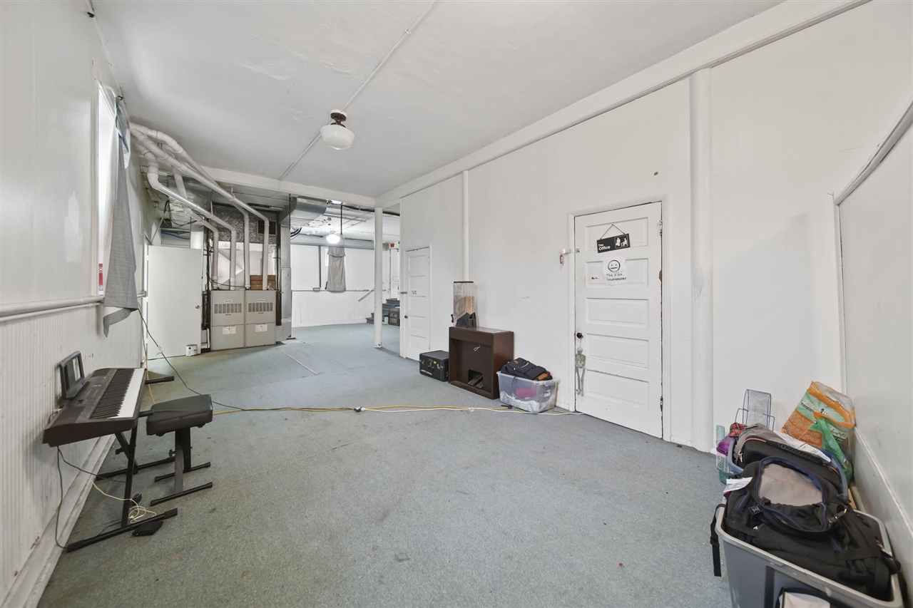 1302 Cooper Street, Jackson, MI, 49202-2355