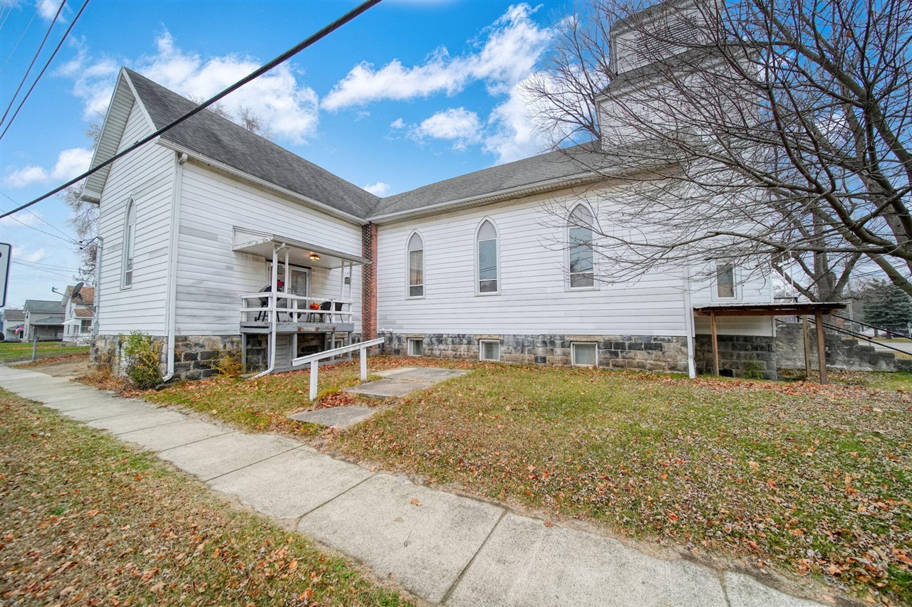 1302 Cooper Street, Jackson, MI, 49202-2355