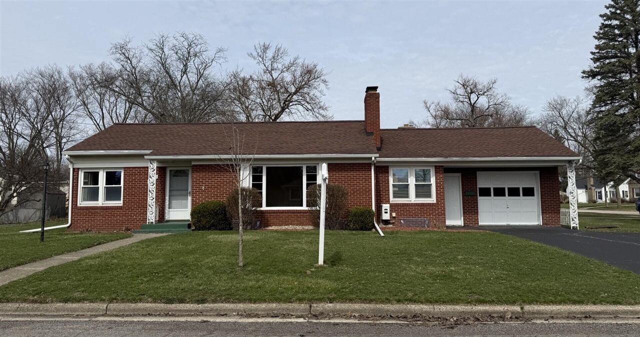 524 Davis Street, Manistee, MI, 49660-1949