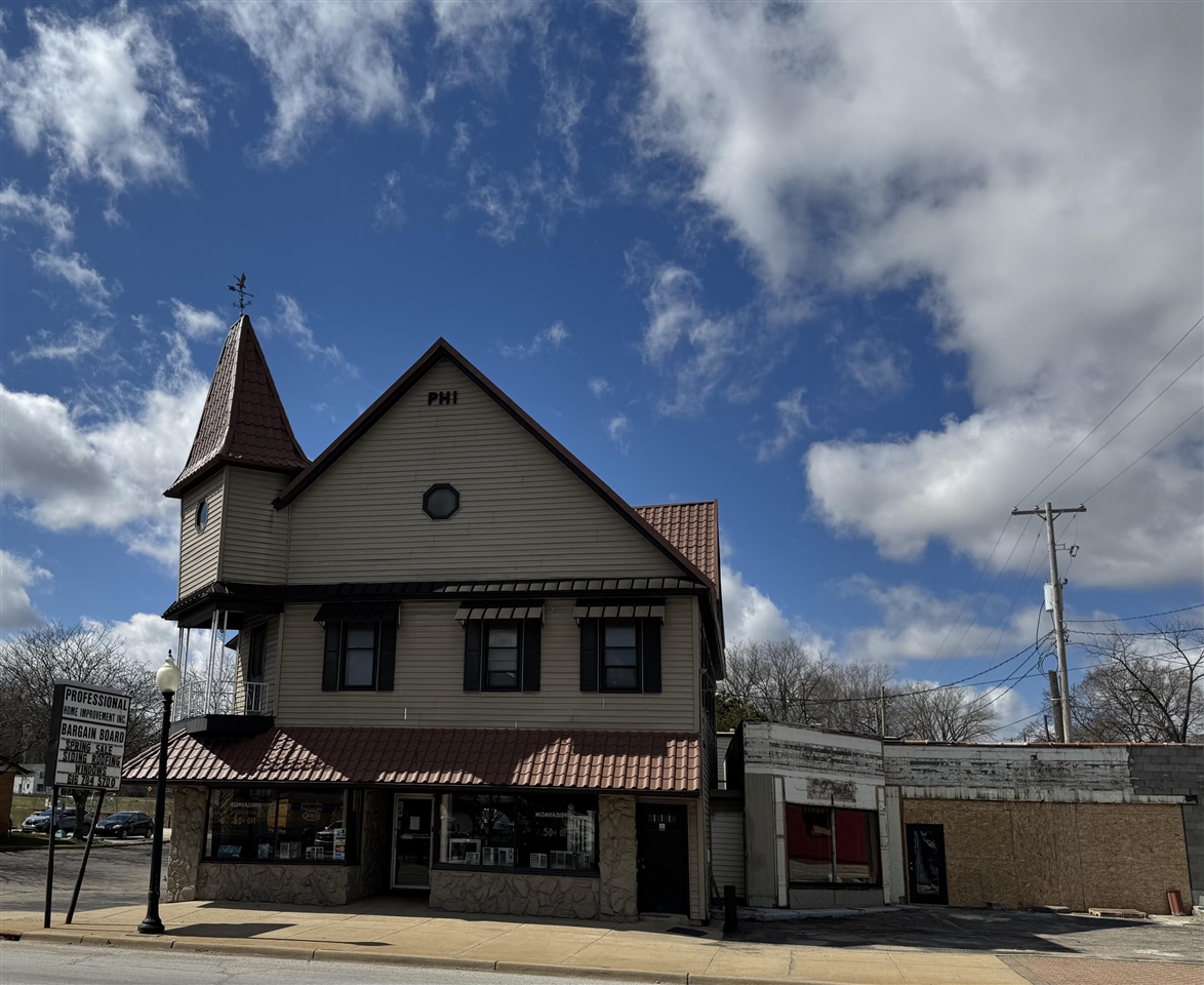 3955 W River Drive, Comstock Park, MI, 49321