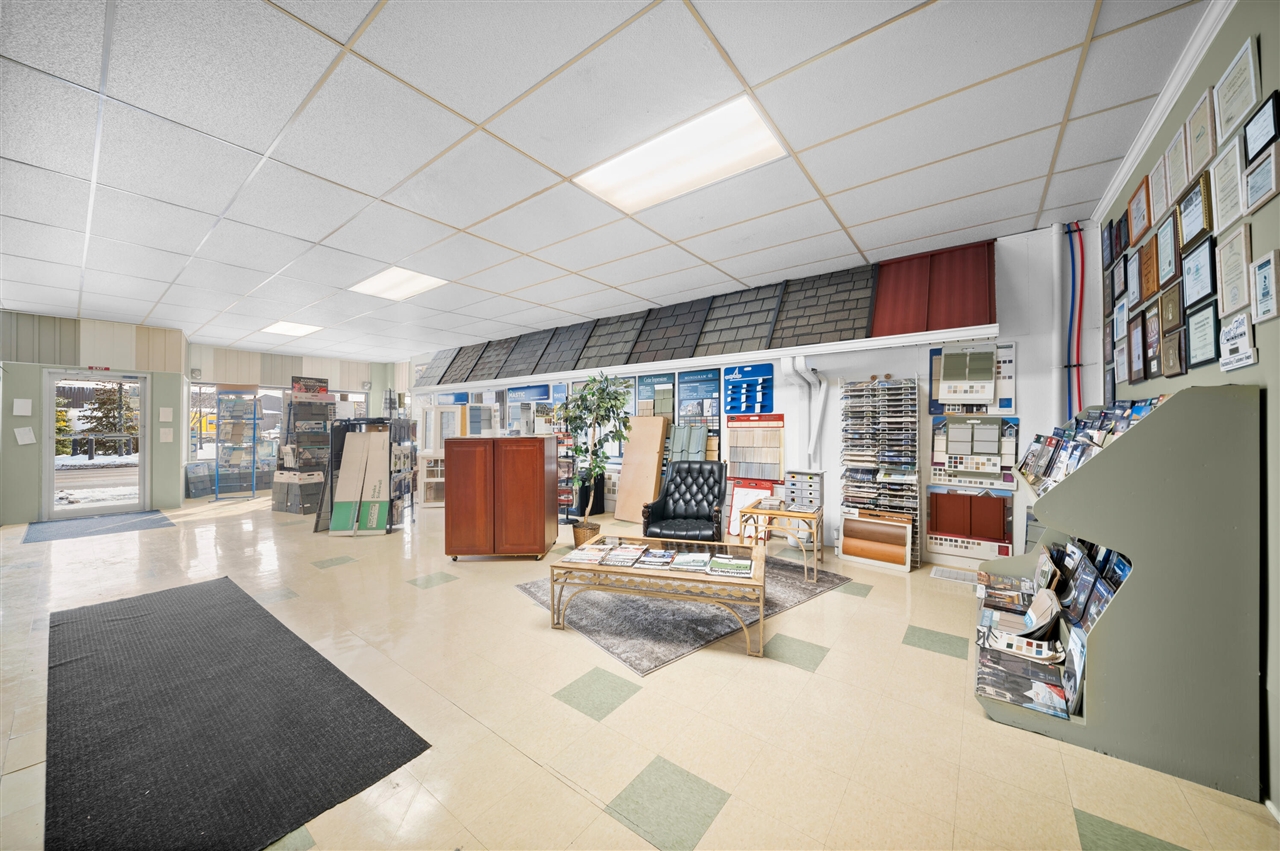 3955 W River Drive, Comstock Park, MI, 49321