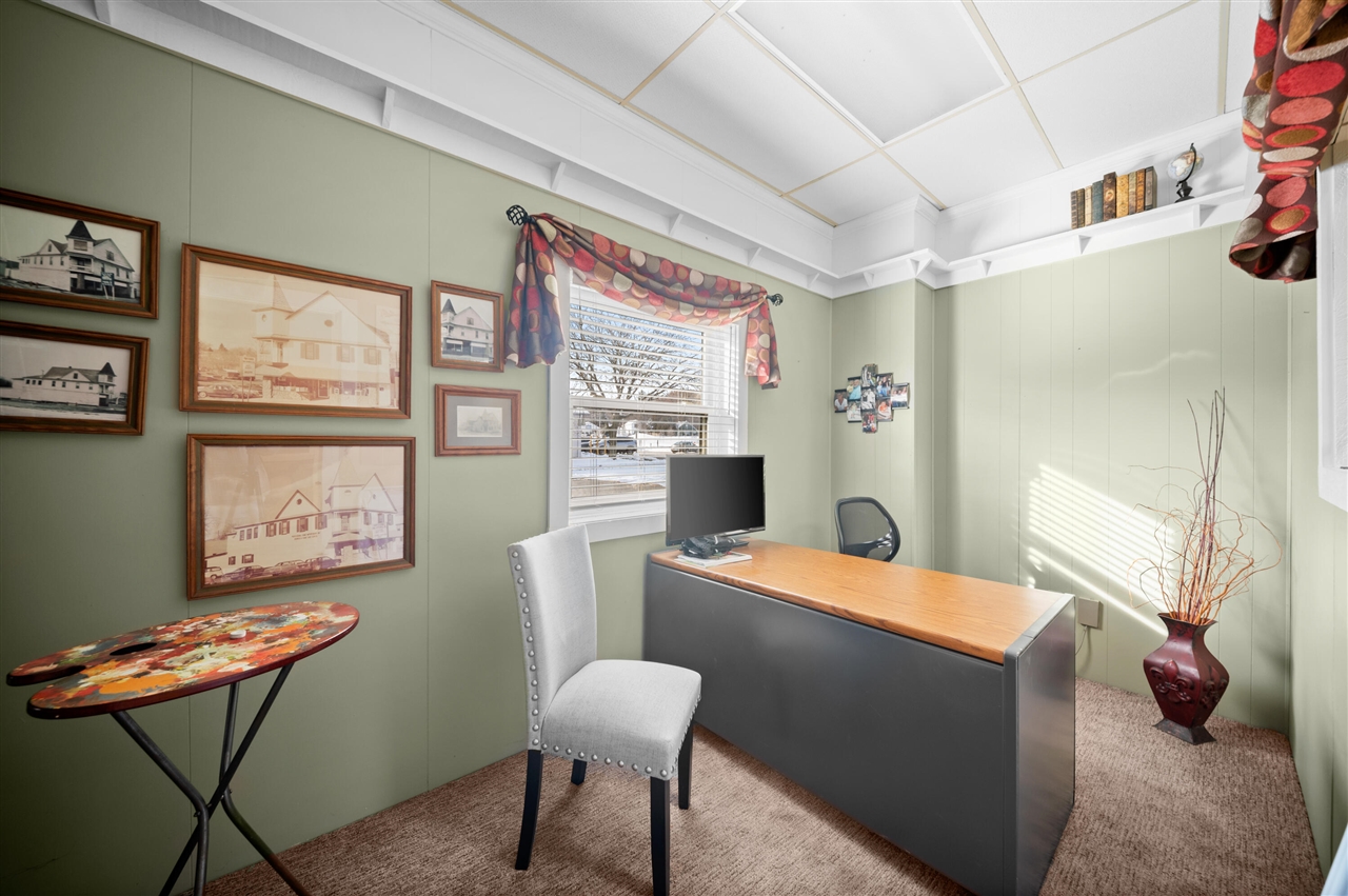 3955 W River Drive, Comstock Park, MI, 49321