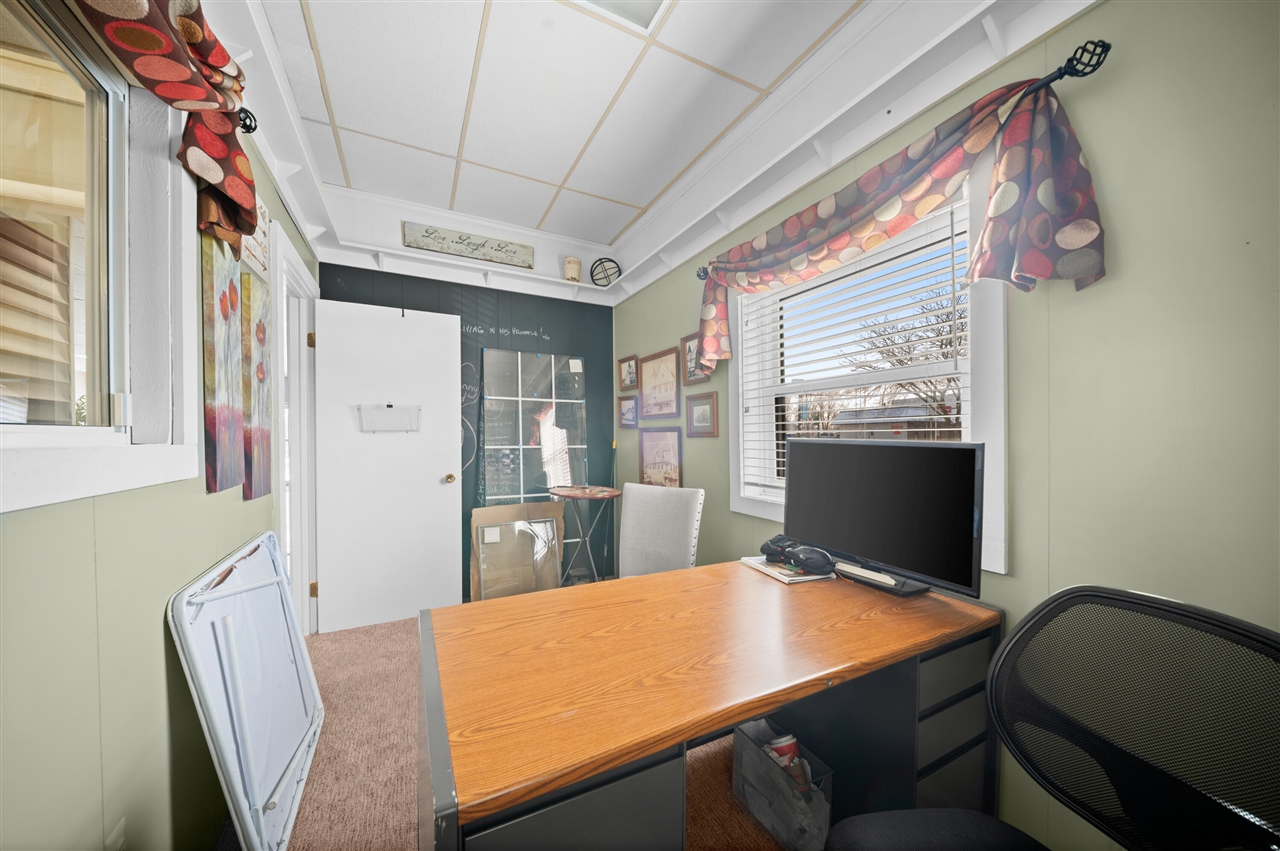 3955 W River Drive, Comstock Park, MI, 49321