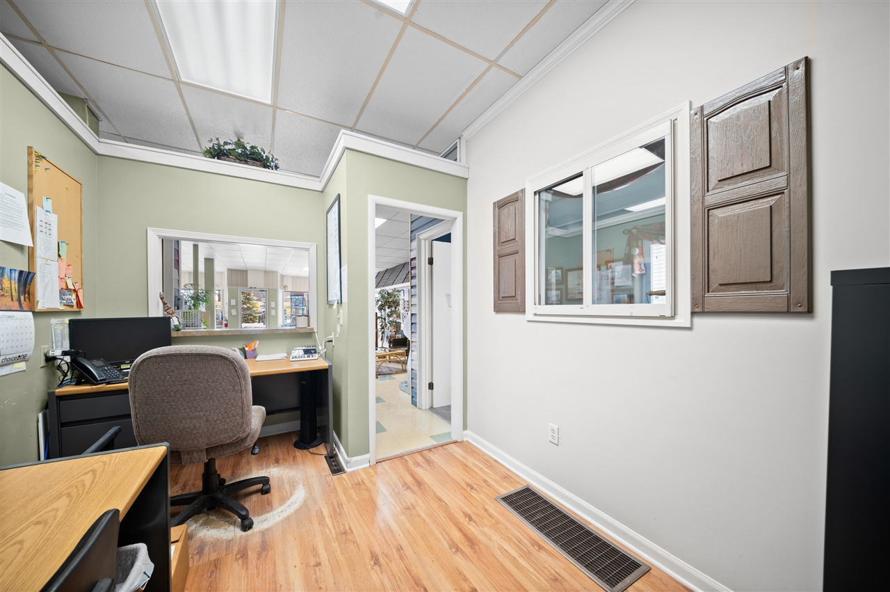 3955 W River Drive, Comstock Park, MI, 49321