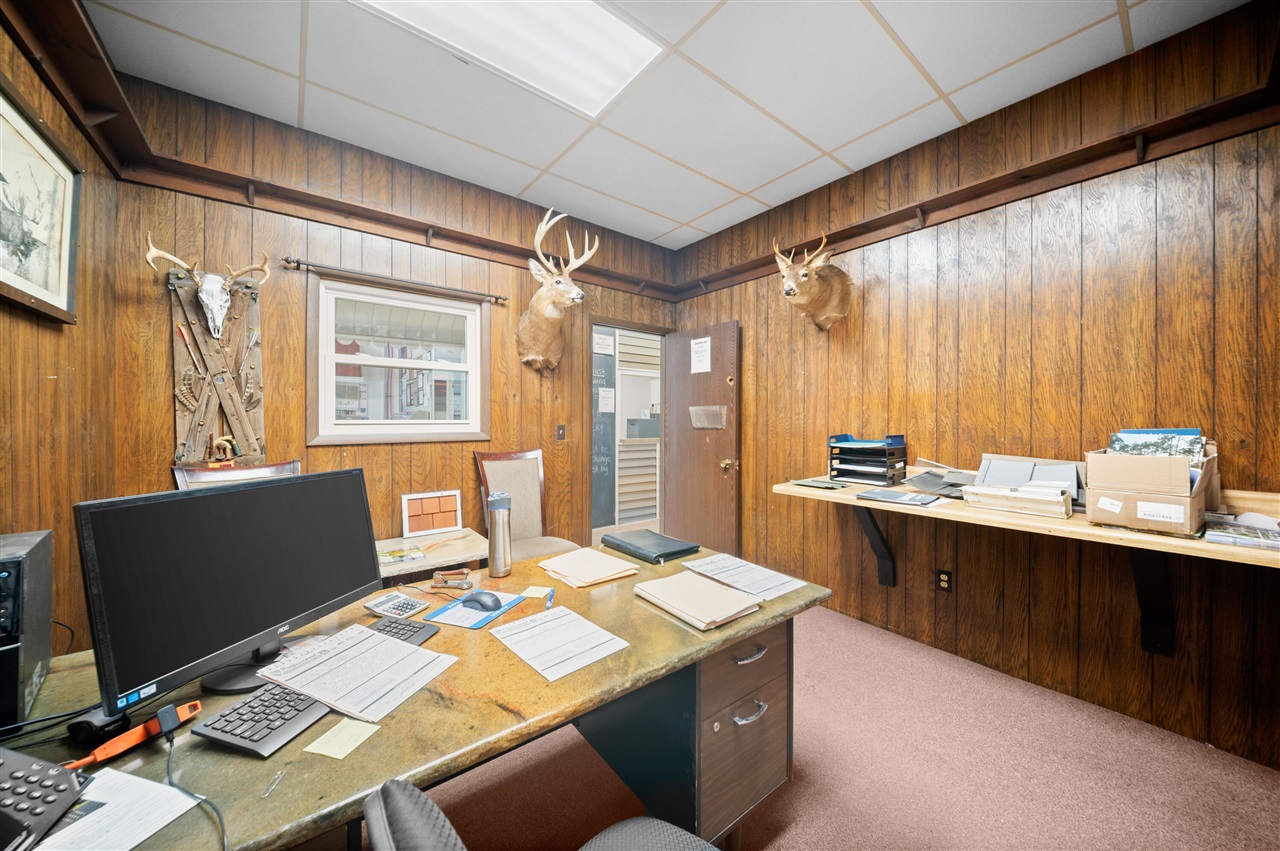 3955 W River Drive, Comstock Park, MI, 49321