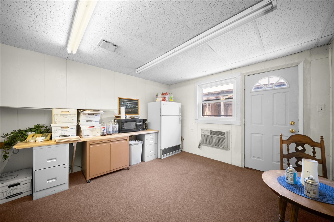 3955 W River Drive, Comstock Park, MI, 49321